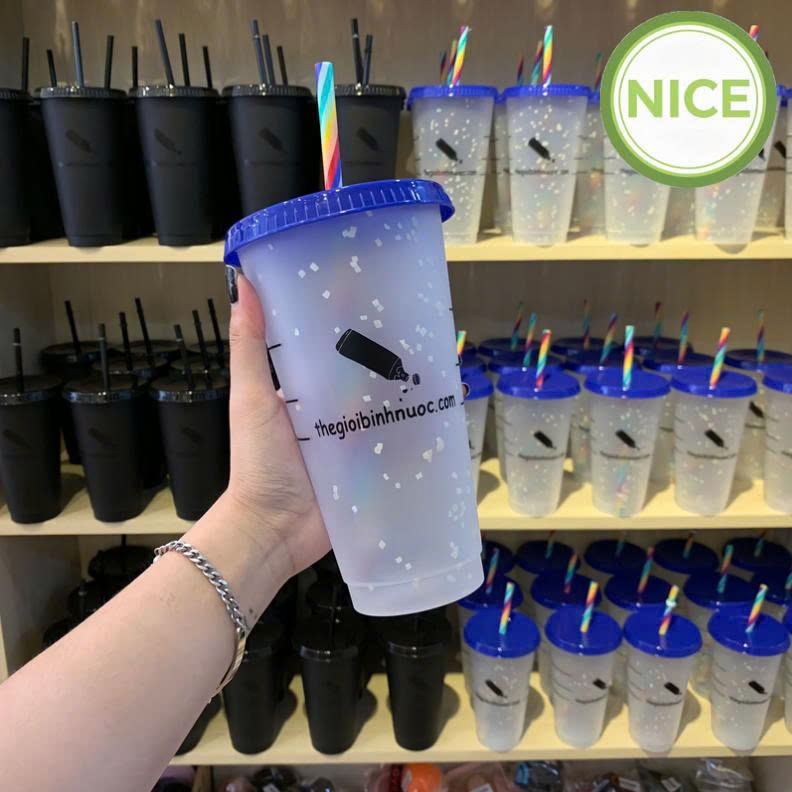 Ly nhựa đổi màu Ly nhựa đổi màu