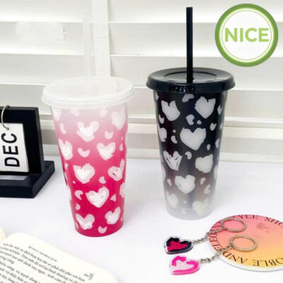 Ly nhựa đổi màu